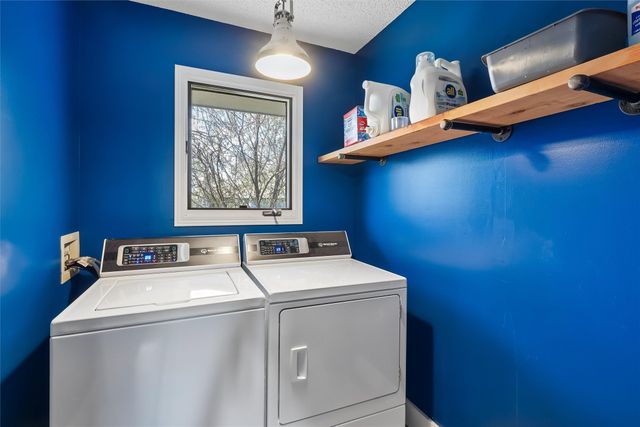 1212 64th Street, West Des Moines, IA 50266