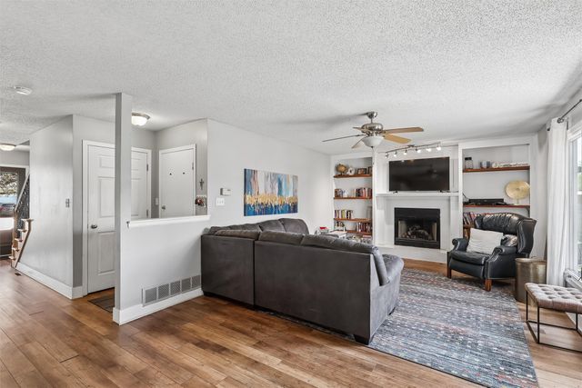 1212 64th Street, West Des Moines, IA 50266