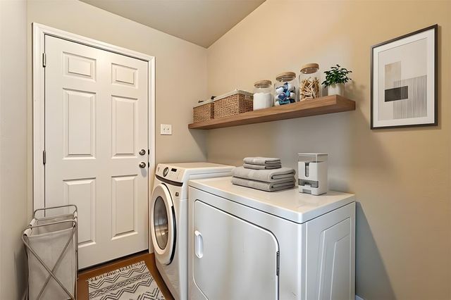 833 Thousand Oaks TRL, Liberty Hill, TX 78642