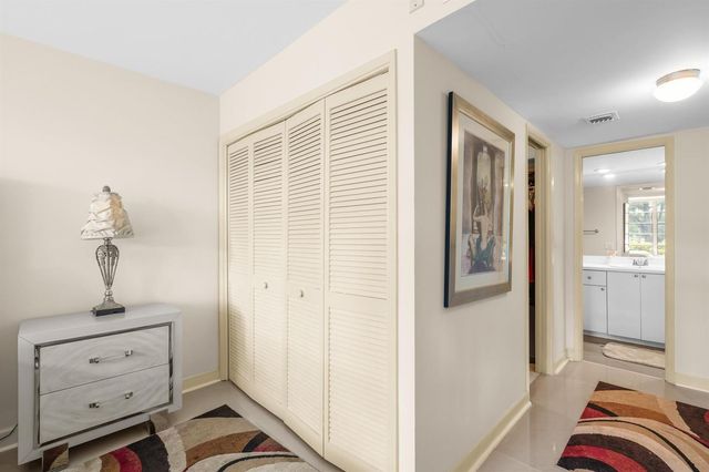 3800 Oaks Clubhouse Drive 110, Pompano Beach, FL 33069