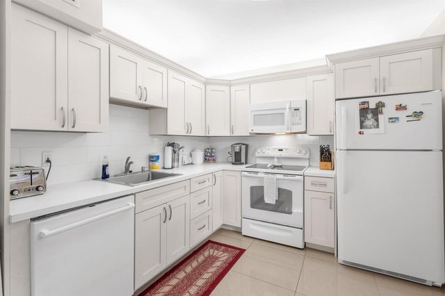 3800 Oaks Clubhouse Drive 110, Pompano Beach, FL 33069