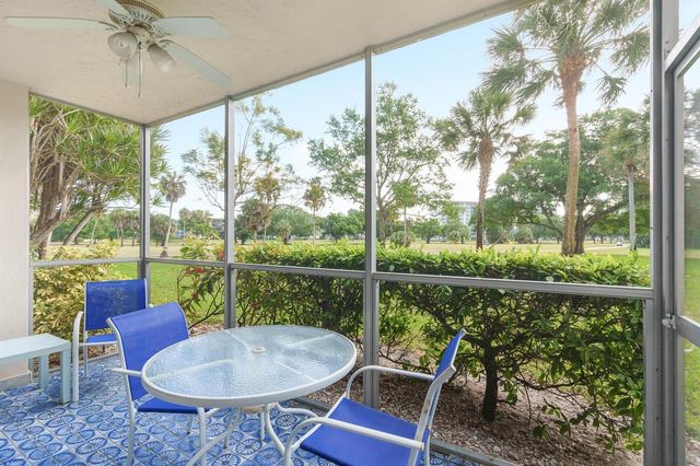 3800 Oaks Clubhouse Drive 110, Pompano Beach, FL 33069