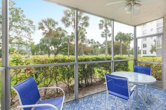 3800 Oaks Clubhouse Drive 110, Pompano Beach, FL 33069