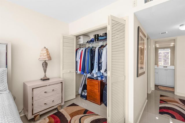 3800 Oaks Clubhouse Drive 110, Pompano Beach, FL 33069