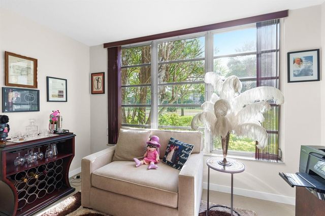 3800 Oaks Clubhouse Drive 110, Pompano Beach, FL 33069