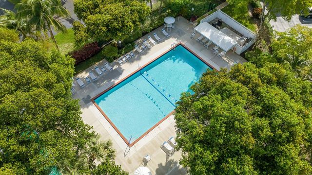 3800 Oaks Clubhouse Drive 110, Pompano Beach, FL 33069