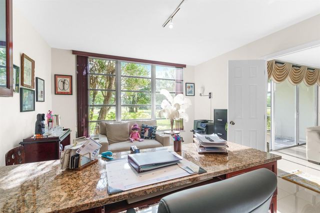 3800 Oaks Clubhouse Drive 110, Pompano Beach, FL 33069