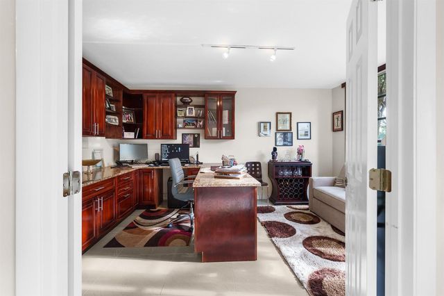 3800 Oaks Clubhouse Drive 110, Pompano Beach, FL 33069
