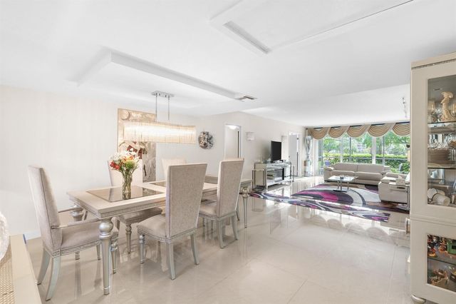 3800 Oaks Clubhouse Drive 110, Pompano Beach, FL 33069