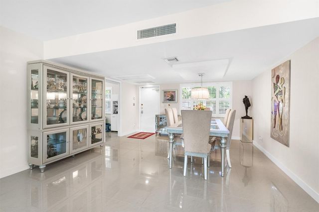 3800 Oaks Clubhouse Drive 110, Pompano Beach, FL 33069