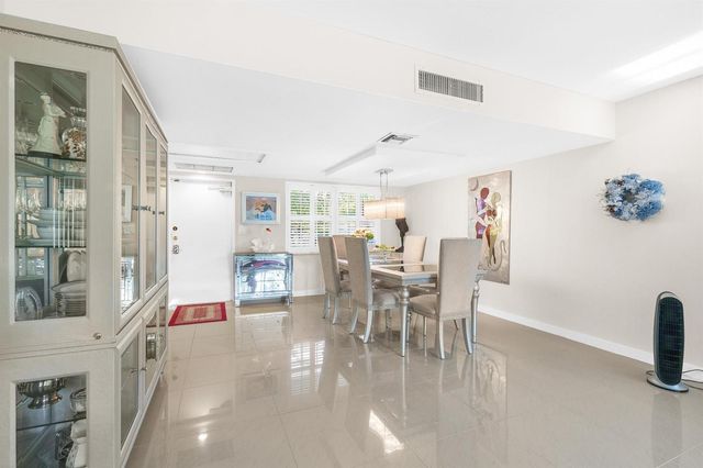 3800 Oaks Clubhouse Drive 110, Pompano Beach, FL 33069