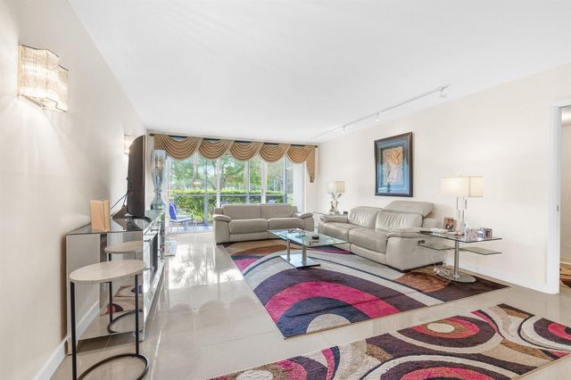 3800 Oaks Clubhouse Drive 110, Pompano Beach, FL 33069