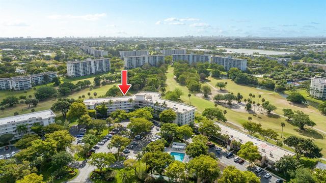 3800 Oaks Clubhouse Drive 110, Pompano Beach, FL 33069