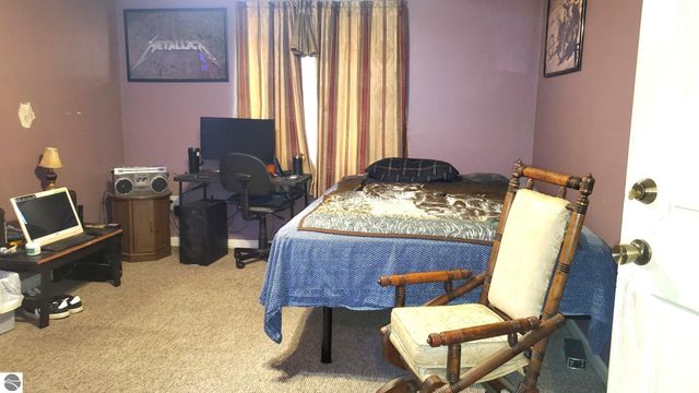 2704 W Deerfield Road, Mt Pleasant, MI 48858