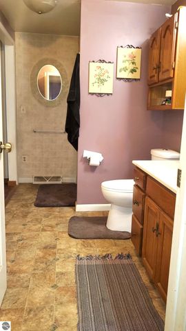 2704 W Deerfield Road, Mt Pleasant, MI 48858