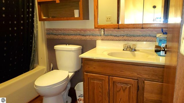 2704 W Deerfield Road, Mt Pleasant, MI 48858