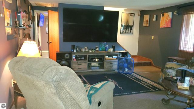 2704 W Deerfield Road, Mt Pleasant, MI 48858