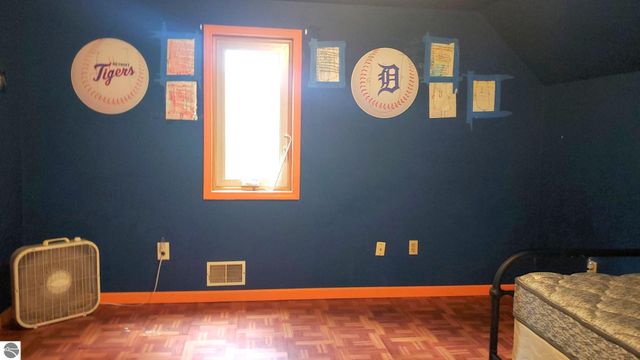 2704 W Deerfield Road, Mt Pleasant, MI 48858