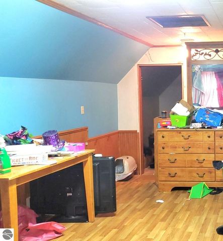 2704 W Deerfield Road, Mt Pleasant, MI 48858