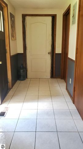 2704 W Deerfield Road, Mt Pleasant, MI 48858
