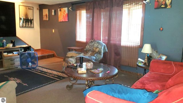2704 W Deerfield Road, Mt Pleasant, MI 48858