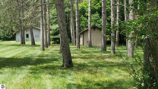 2704 W Deerfield Road, Mt Pleasant, MI 48858