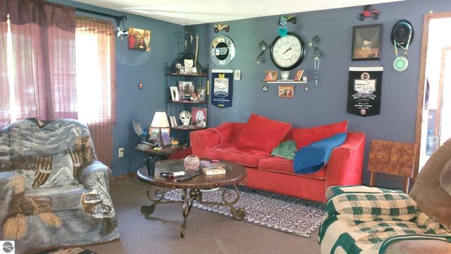 2704 W Deerfield Road, Mt Pleasant, MI 48858