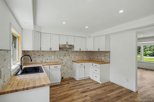 3217 W Cass Avenue, Flint, MI 48504