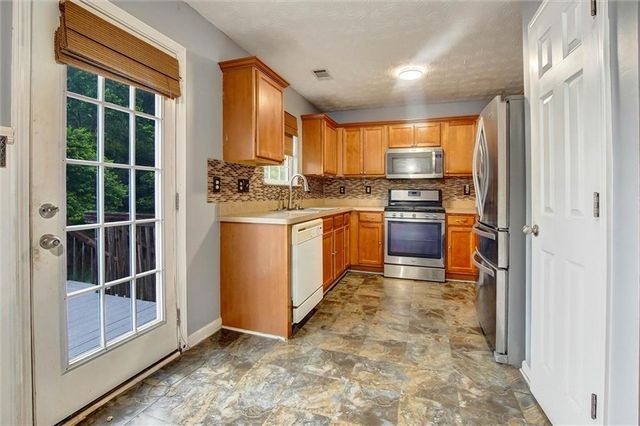 4258 Grant Forest Circle, Ellenwood, GA 30294