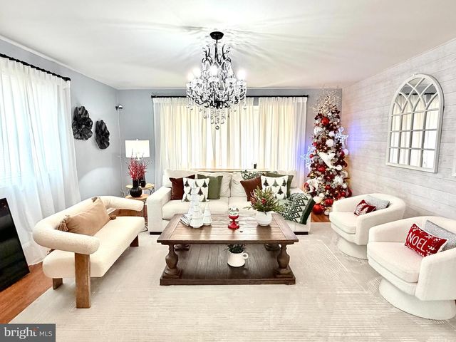 3033 VISTA ST, Philadelphia, PA 19152