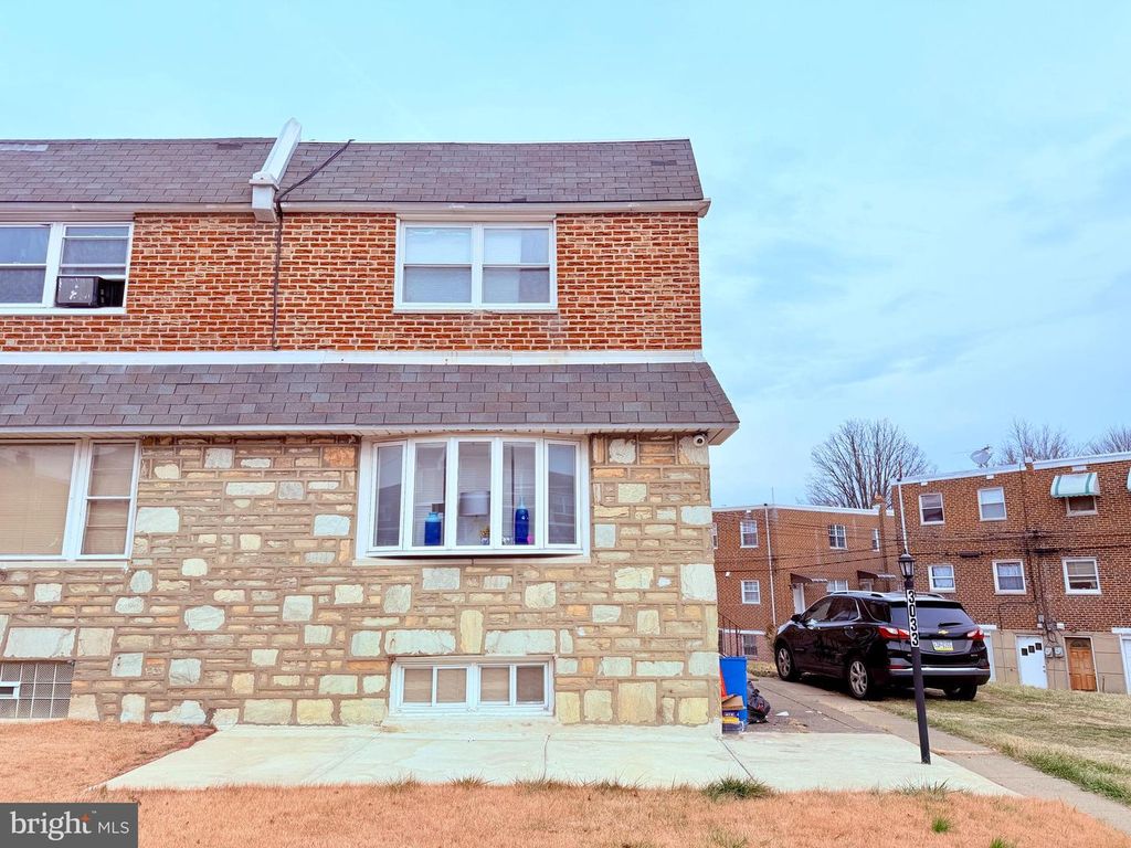 3033 VISTA ST, Philadelphia, PA 19152