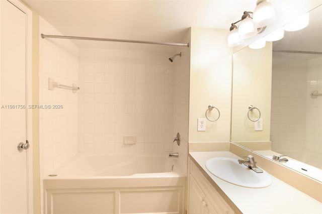 520 SE 5th Ave 2411, Fort Lauderdale, FL 33301