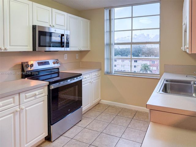 520 SE 5th Ave 2411, Fort Lauderdale, FL 33301