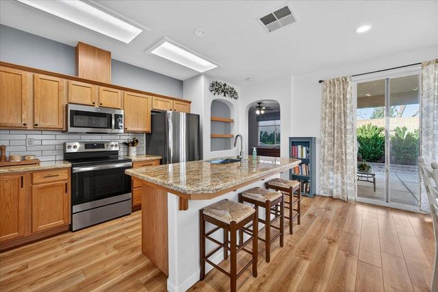 1618 N Dublin Lane, Clovis, CA 93619