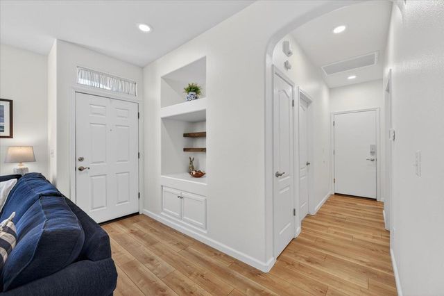 1618 N Dublin Lane, Clovis, CA 93619