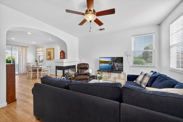 1618 N Dublin Lane, Clovis, CA 93619