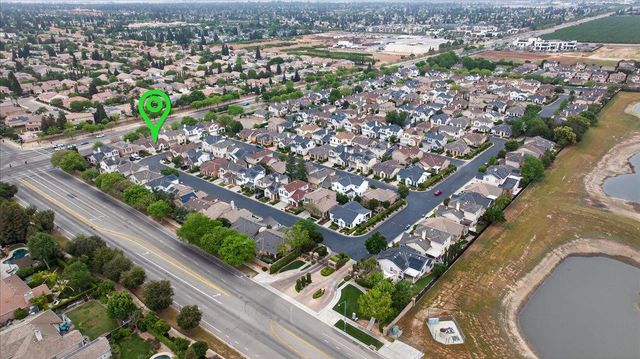 1618 N Dublin Lane, Clovis, CA 93619