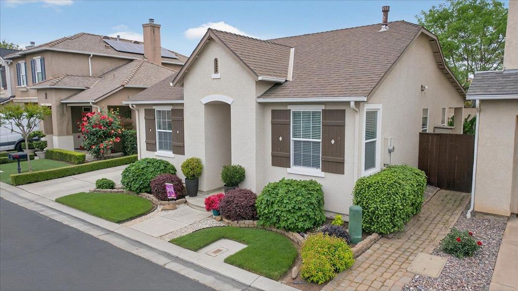 1618 N Dublin Lane, Clovis, CA 93619