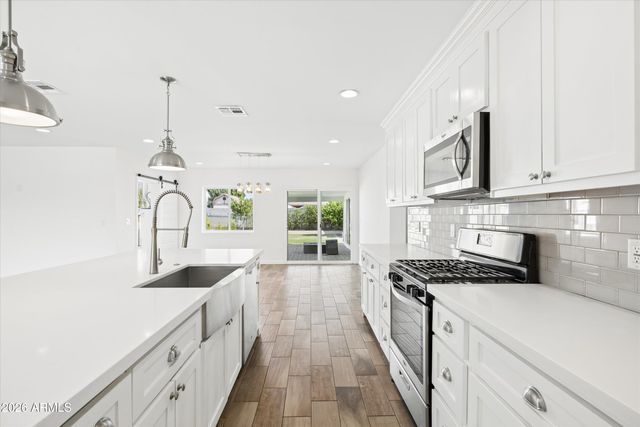 4622 E VIRGINIA Avenue, Phoenix, AZ 85008