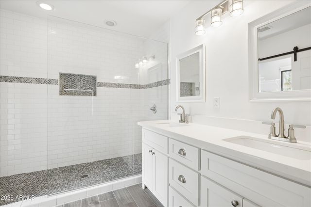 4622 E VIRGINIA Avenue, Phoenix, AZ 85008