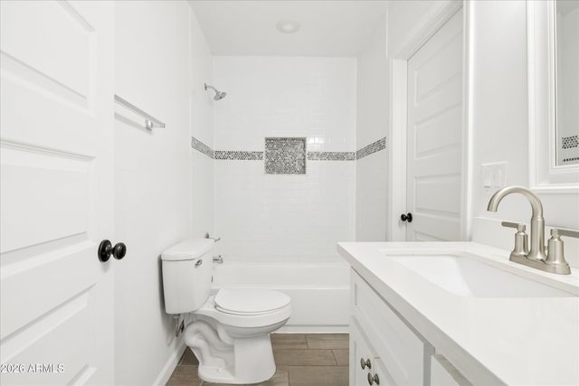 4622 E VIRGINIA Avenue, Phoenix, AZ 85008