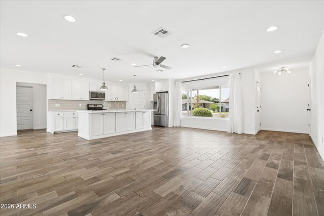 4622 E VIRGINIA Avenue, Phoenix, AZ 85008