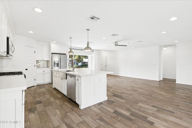 4622 E VIRGINIA Avenue, Phoenix, AZ 85008
