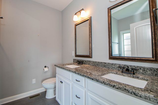 3300 Twelve Oaks Blvd, Clarksville, TN 37042
