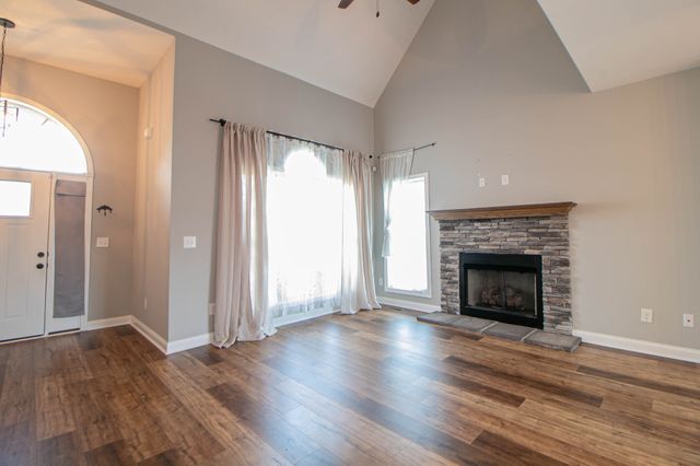 3300 Twelve Oaks Blvd, Clarksville, TN 37042
