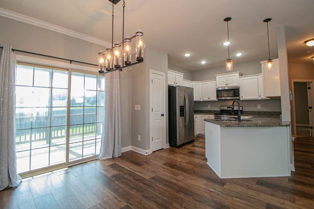 3300 Twelve Oaks Blvd, Clarksville, TN 37042
