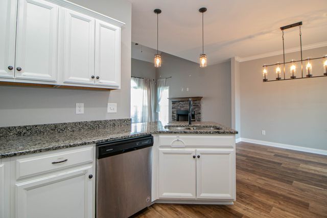 3300 Twelve Oaks Blvd, Clarksville, TN 37042
