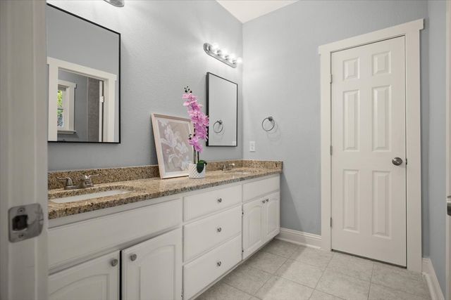 1201 W Arlington Avenue, Fort Worth, TX 76110