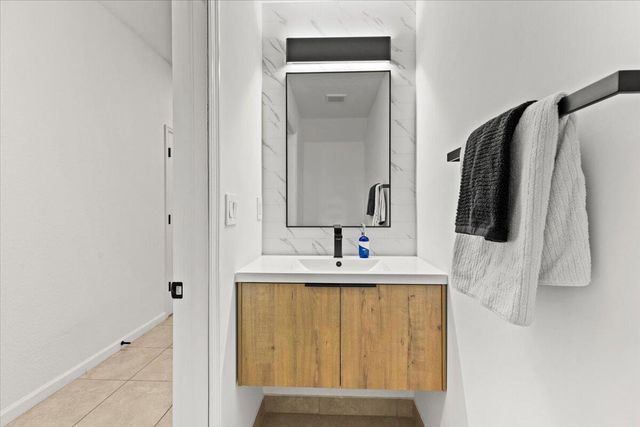 704 SW 2nd Avenue, Pompano Beach, FL 33060