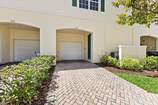 704 SW 2nd Avenue, Pompano Beach, FL 33060